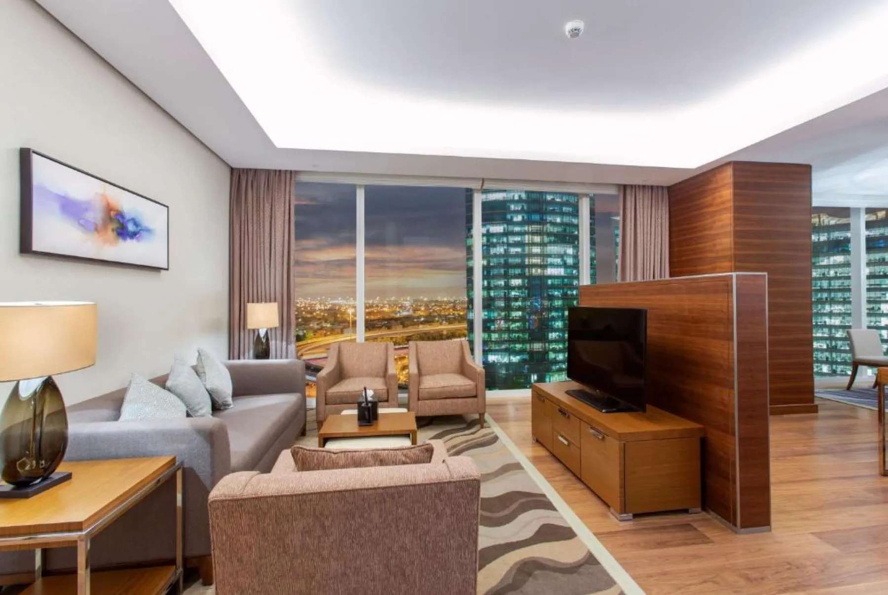 Hilton Hotel & Residences, Riyadh — 5
